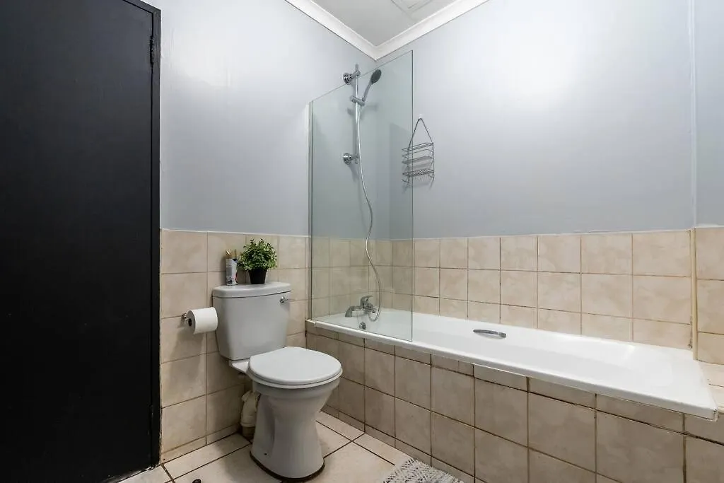Inner City Gem With Pool, Gym And Parking Ciudad del Cabo